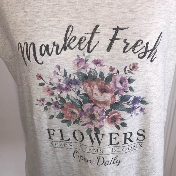 Maurices short sleeve flower print T-shirt - Picture 2 of 5